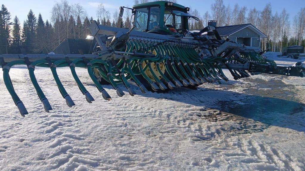  LANNANKÄSITTELYLAITTEET VETOLETKULEVITINPAKETTI Pumpen und Mischer