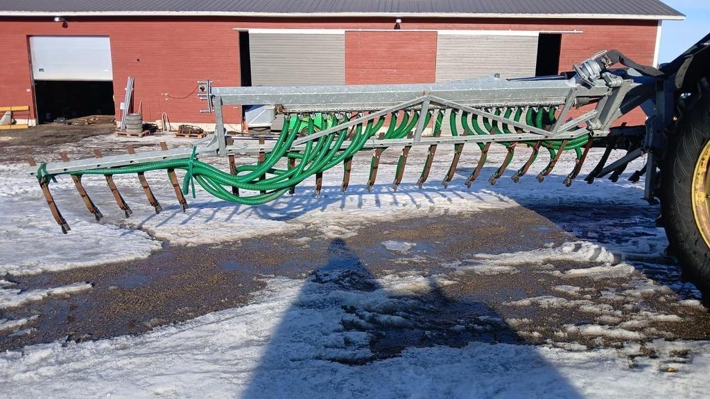  LANNANKÄSITTELYLAITTEET VETOLETKULEVITINPAKETTI Pumpen und Mischer