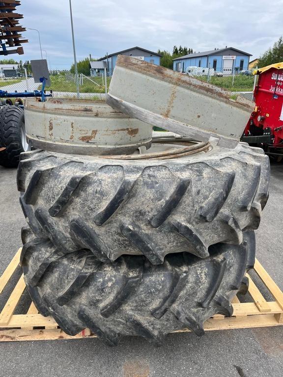  LEVIKEPYÖRÄT 20.8 R 38 MICHELIN PARIP. Ruote doppie