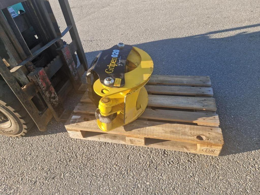  METSÄKONEVARUSTEET GRIPEN 020 KOURA Sonstige Forstmaschinen