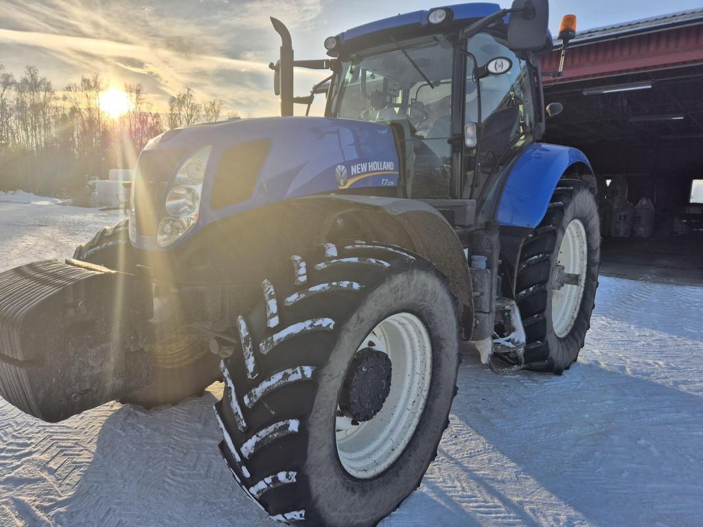 New Holland T7.235 Tractors