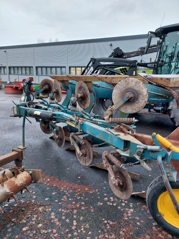 Överum CV498 Reversible ploughs