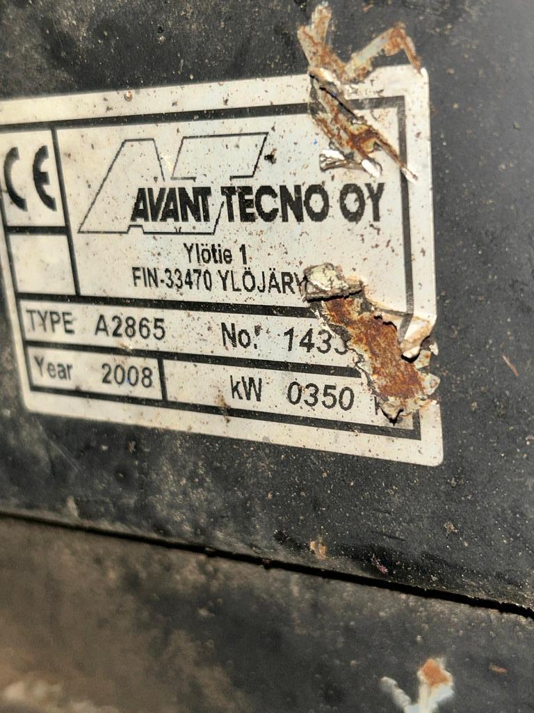  PIENKUORMAAJAVARUSTEET AVANT 220 A2865 KAIVURI Weitere Lade- und Grabgeräte