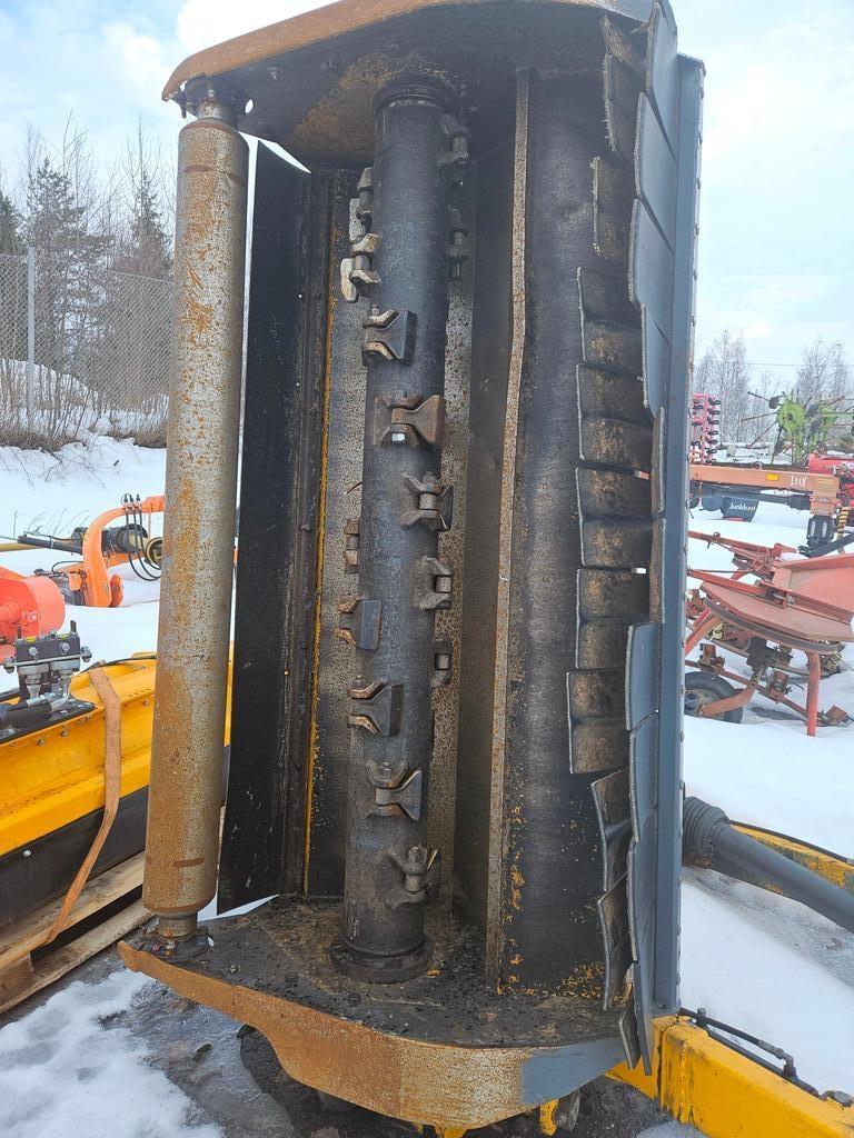  PIENNARMURSKAIMET ELHO SIDECHOPPER 420 Mulcher
