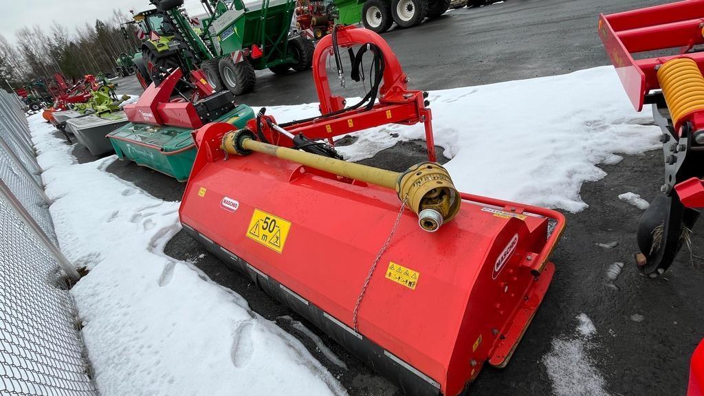  PIENNARMURSKAIMET MASCHIO GIRAFFONA 260 Falciatrici/cimatrici per pascoli