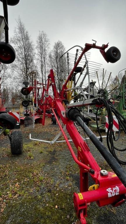 Pöttinger TOP 812 Kreiselheuer/-wender