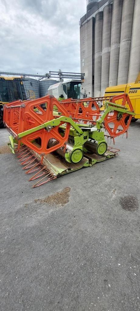  PUIMURIVARUSTEET CLAAS TAITT.PÖYTÄ C540 Accessori per mietitrebbiatrici