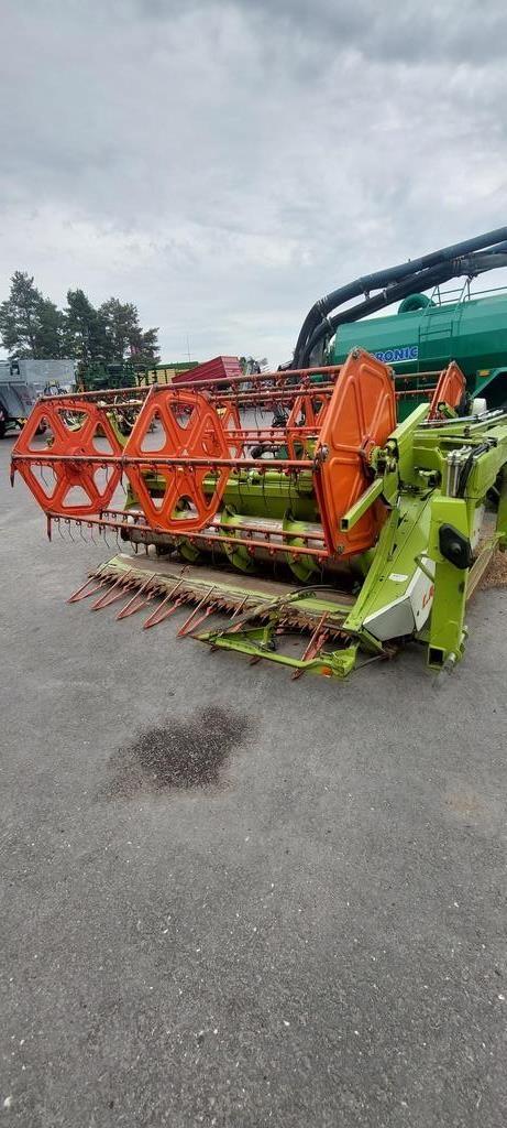  PUIMURIVARUSTEET CLAAS TAITT.PÖYTÄ C540 Accessori per mietitrebbiatrici