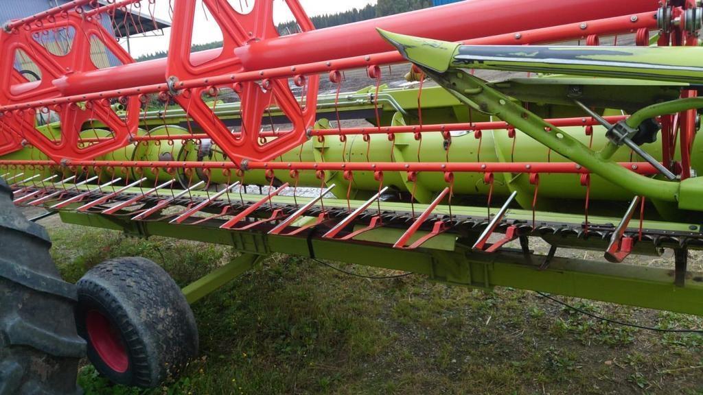  PUIMURIVARUSTEET CLAAS C560 PÖYTÄ+PÖYTÄVAU Accessori per mietitrebbiatrici