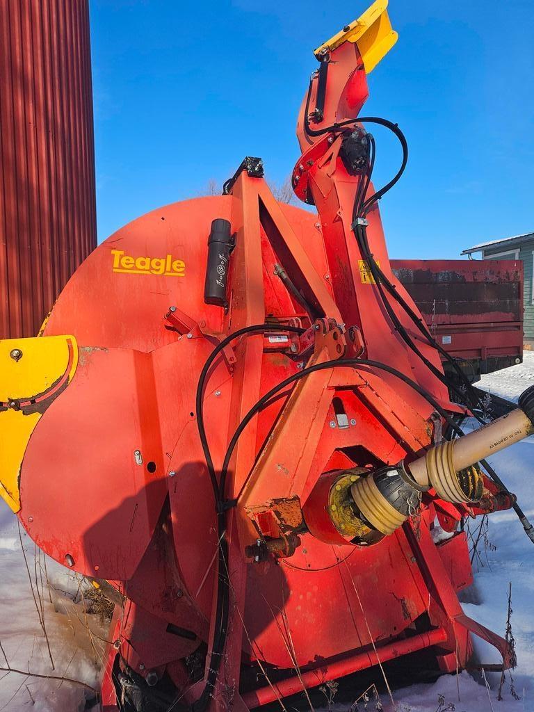  REHUNKÄSITTELY TOMAHAWK 505 Entnahme-/Verteilgeräte