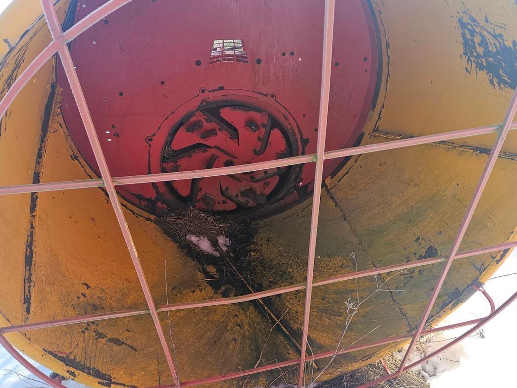  REHUNKÄSITTELY TOMAHAWK 505 Entnahme-/Verteilgeräte