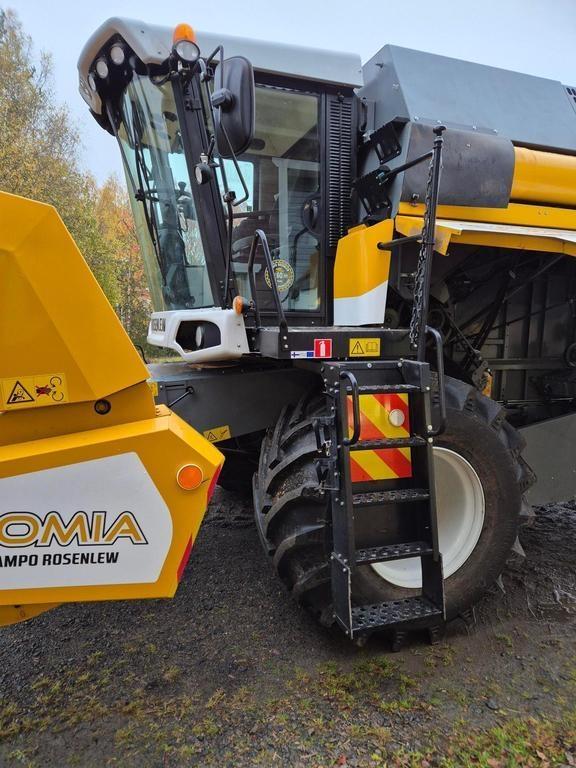 Sampo-Rosenlew C6 Combine harvesters