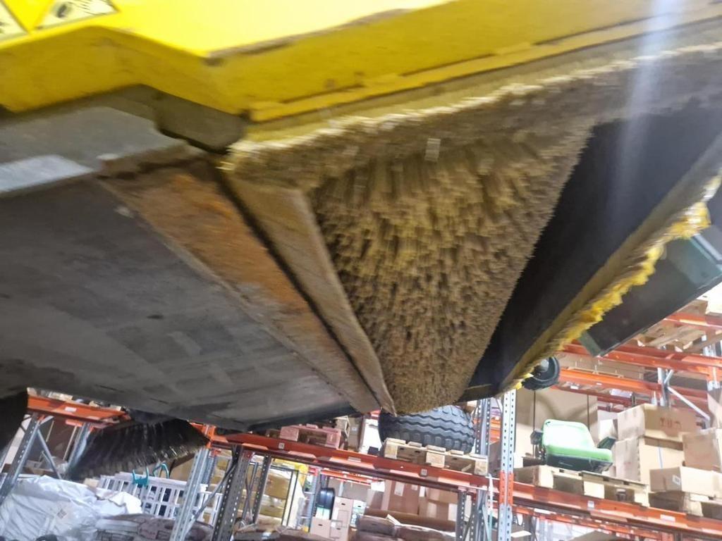 Stark KERÄÄVÄHARJA CSW 2500 Bürsten