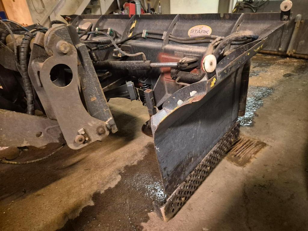 Stark UA4200 Snow blades and plows