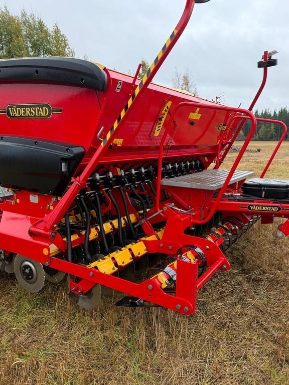 Väderstad RAPID 400C Combination drills