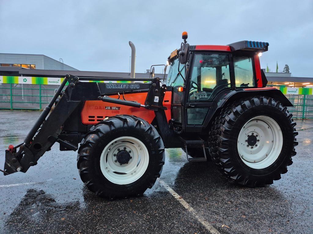 Valtra 8400 Tractors