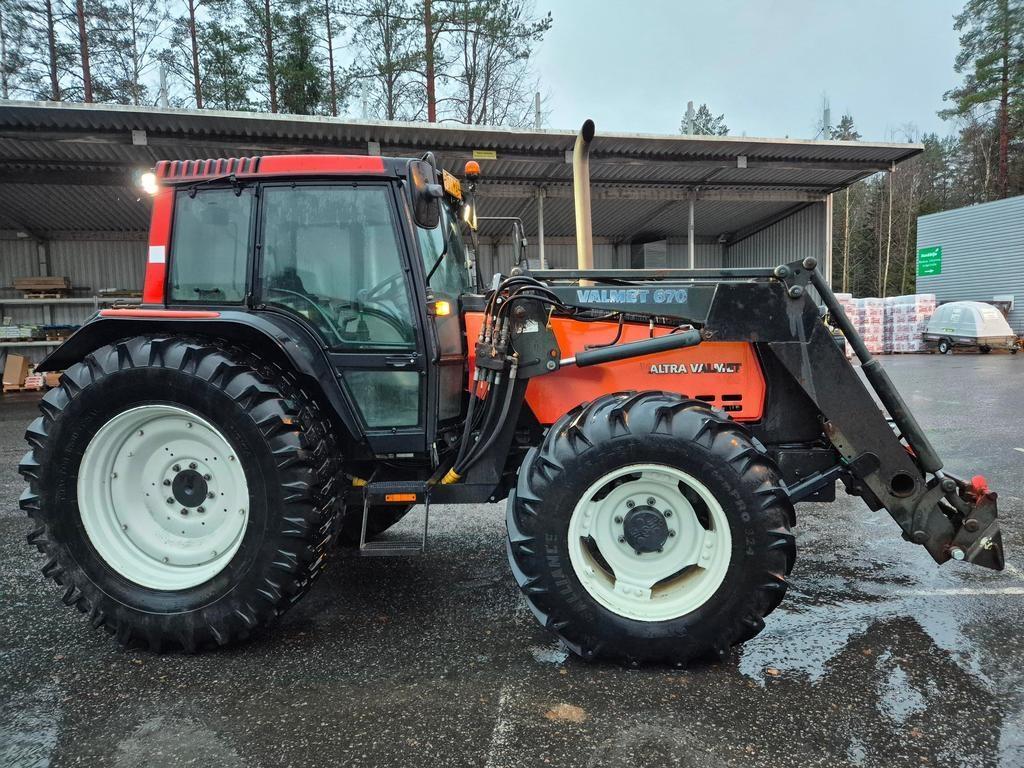 Valtra 8400 Traktoren