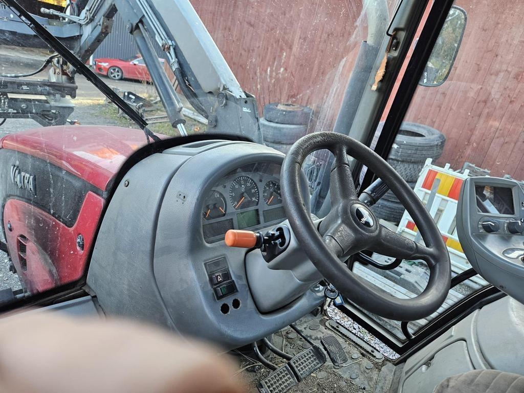 Valtra N121 Traktoren