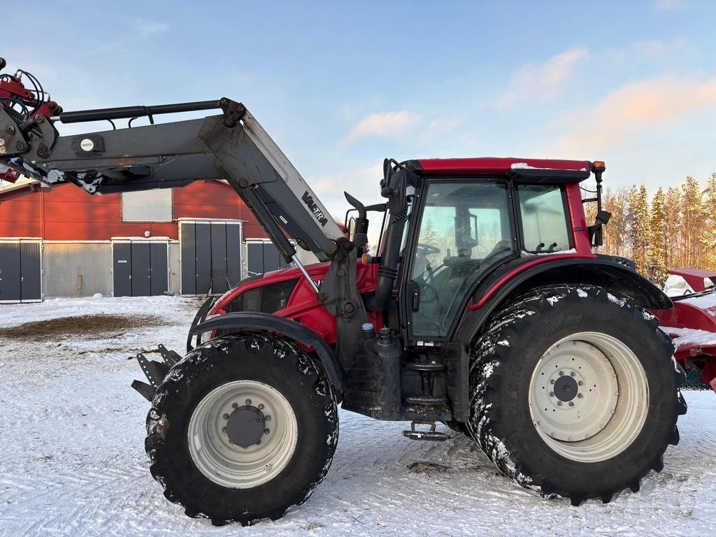 Valtra N143 HI TEC Tractors