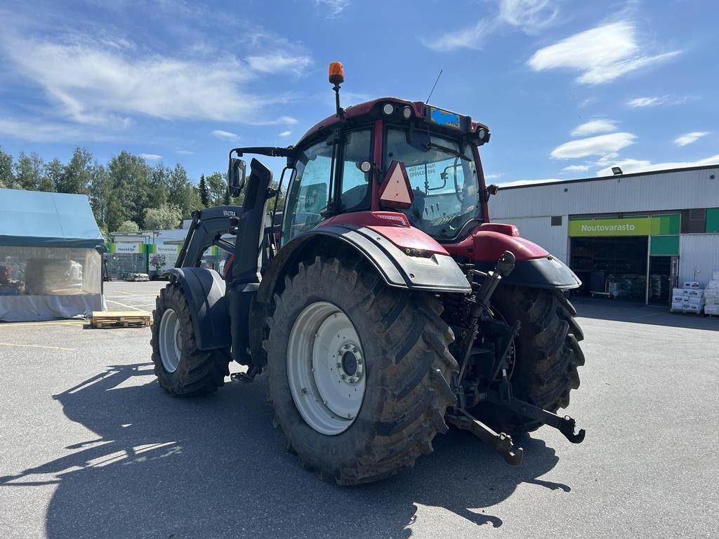 Valtra T144 Trattori