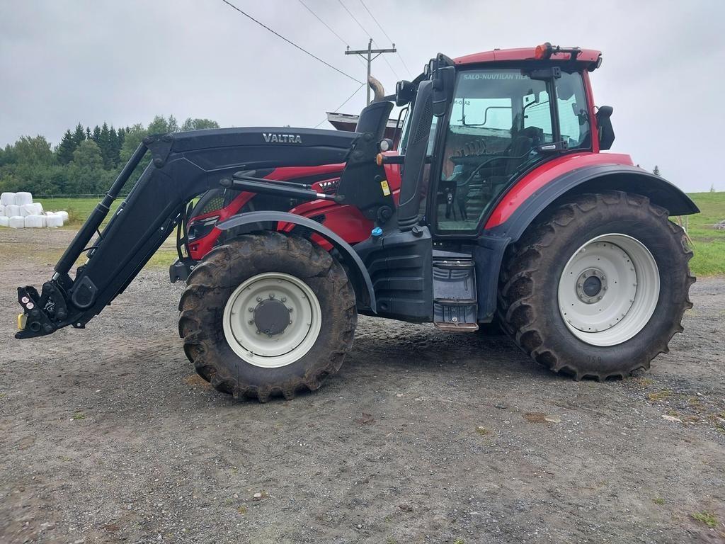 Valtra T144 HITECH5, ÅLÖ 6M Trattori