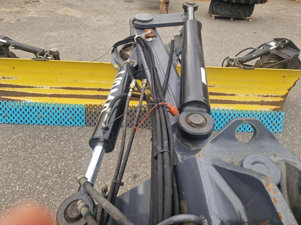Vama 3000 R2 HYDR.TUKIPYÖRILLÄ Grader
