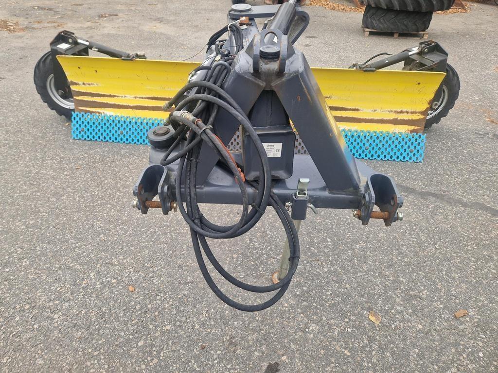 Vama 3000 R2 HYDR.TUKIPYÖRILLÄ Grader