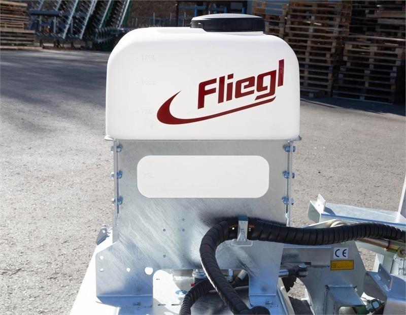 Fliegl SPRØJTE SYSTEM MED 120 L TANK Spazzatrici