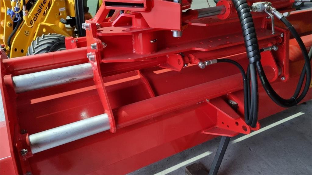 Concept Perugini DS-F 260 TILBUD ARMKLIPPER M. EKSTRA SIDEFORSKYDNI Græsslåmaskiner