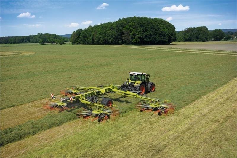 CLAAS Liner 4800 Business Ranghinatori