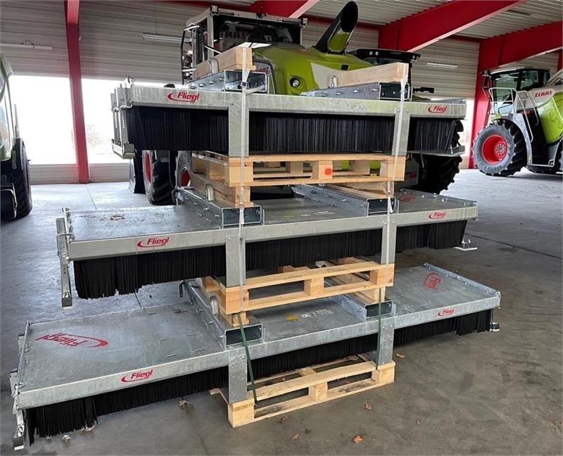 Fliegl Lion Sweeper 2500 Spazzatrici