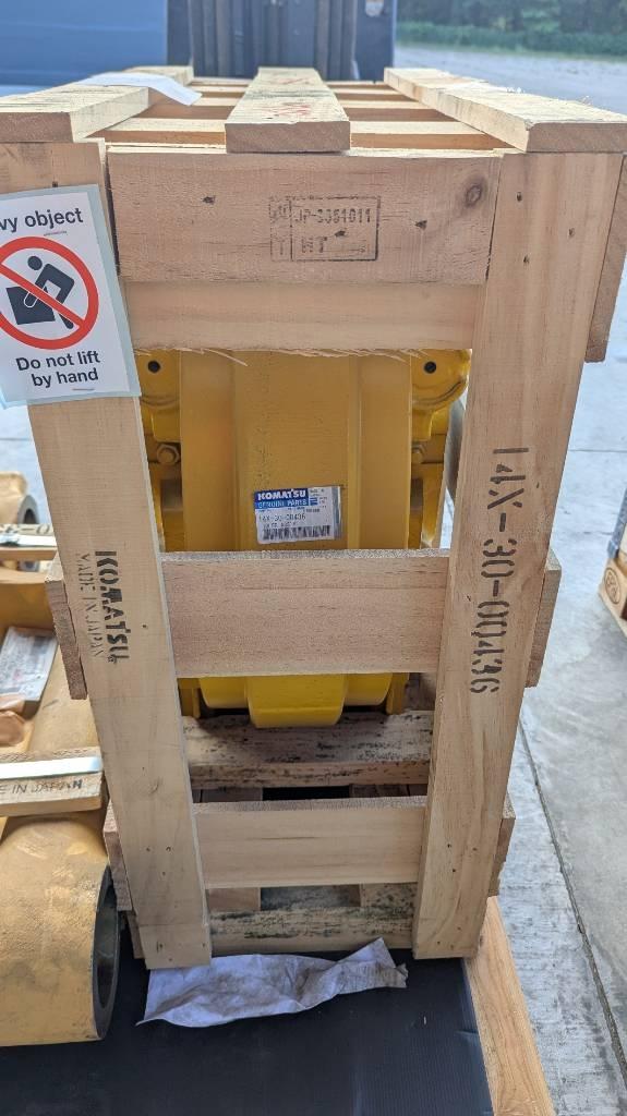 Komatsu IDLER ASSY 14X-30-00436 Tracks, chains and undercarriage