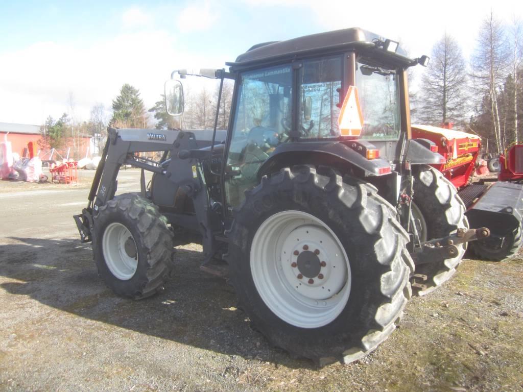 Valtra A93 +Etukuormain Traktoren