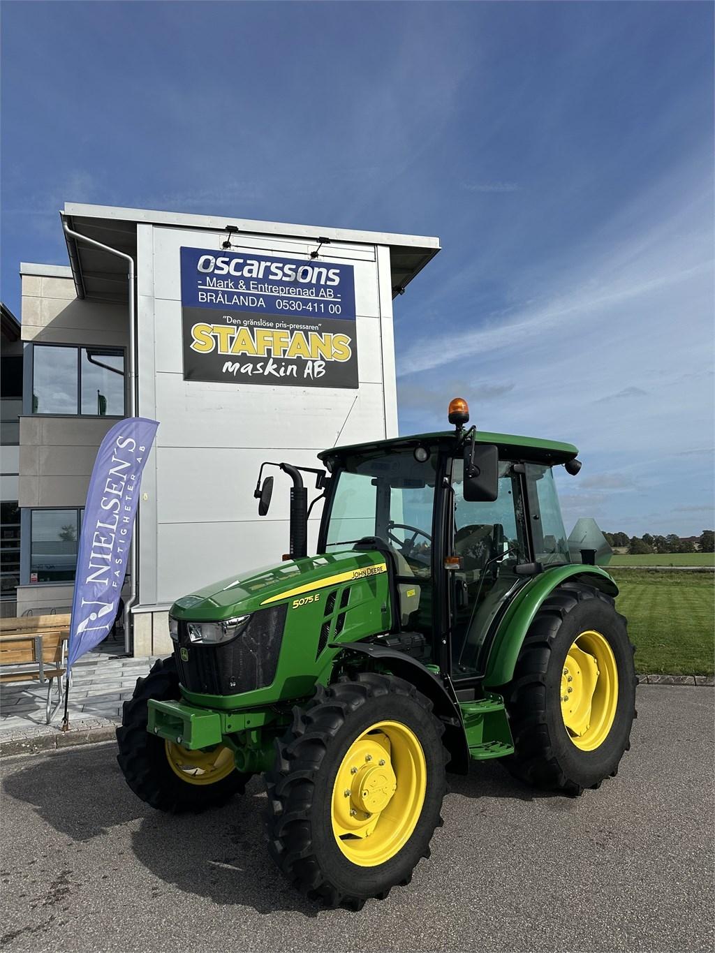John Deere 5075 E Traktorer