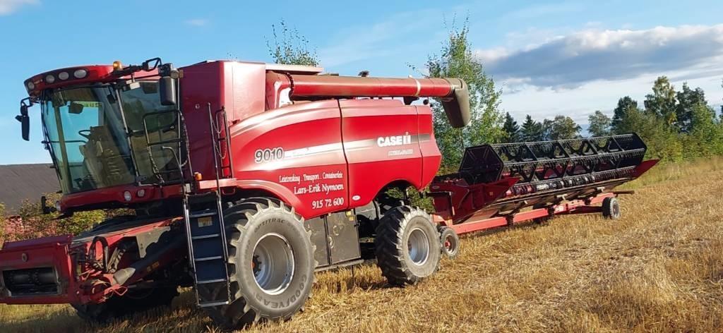 Case IH 9010 Combine harvesters