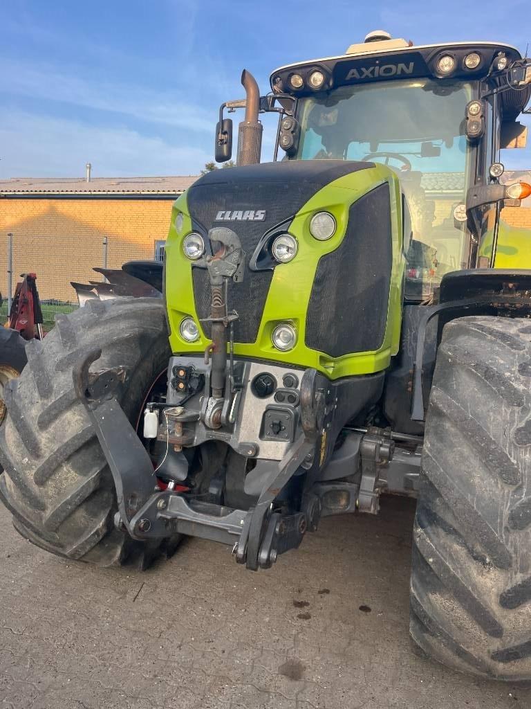CLAAS Axion 830 Cmatic Trattori