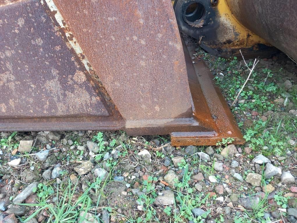 Komatsu WA480-8 Buckets