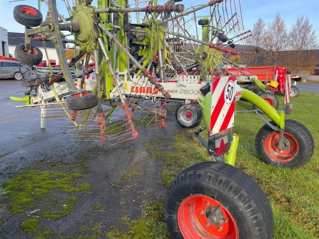 CLAAS Liner 2800 Rakes and tedders