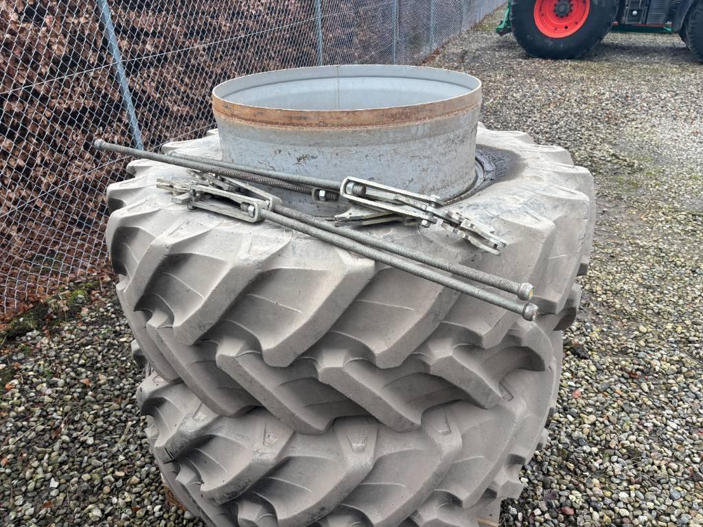  Tvillinghjul 480/70R30 Pirelli Med Låse Pneumatici, ruote e cerchioni