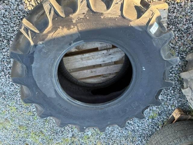 BKT 480/70R24 Däck, hjul och fälgar