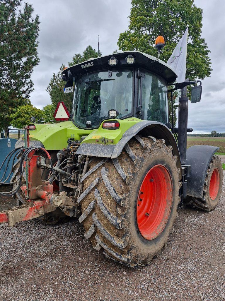 CLAAS Arion 650 Cmatic Traktoren