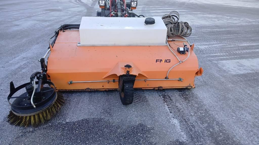 Fmg KHL 200 keräävä harjakone Spazzole