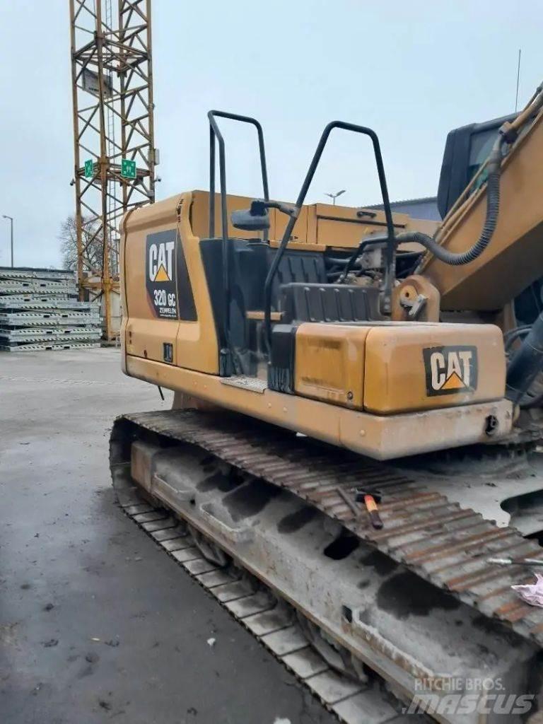 CAT 320 Crawler excavators
