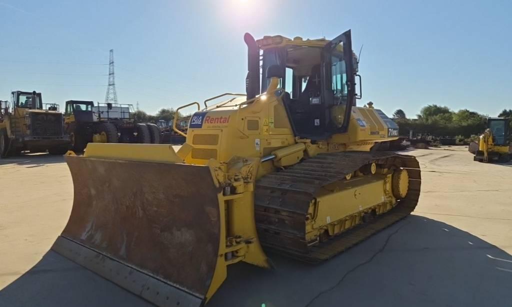 Komatsu D71PXI-24E0 Crawler dozers