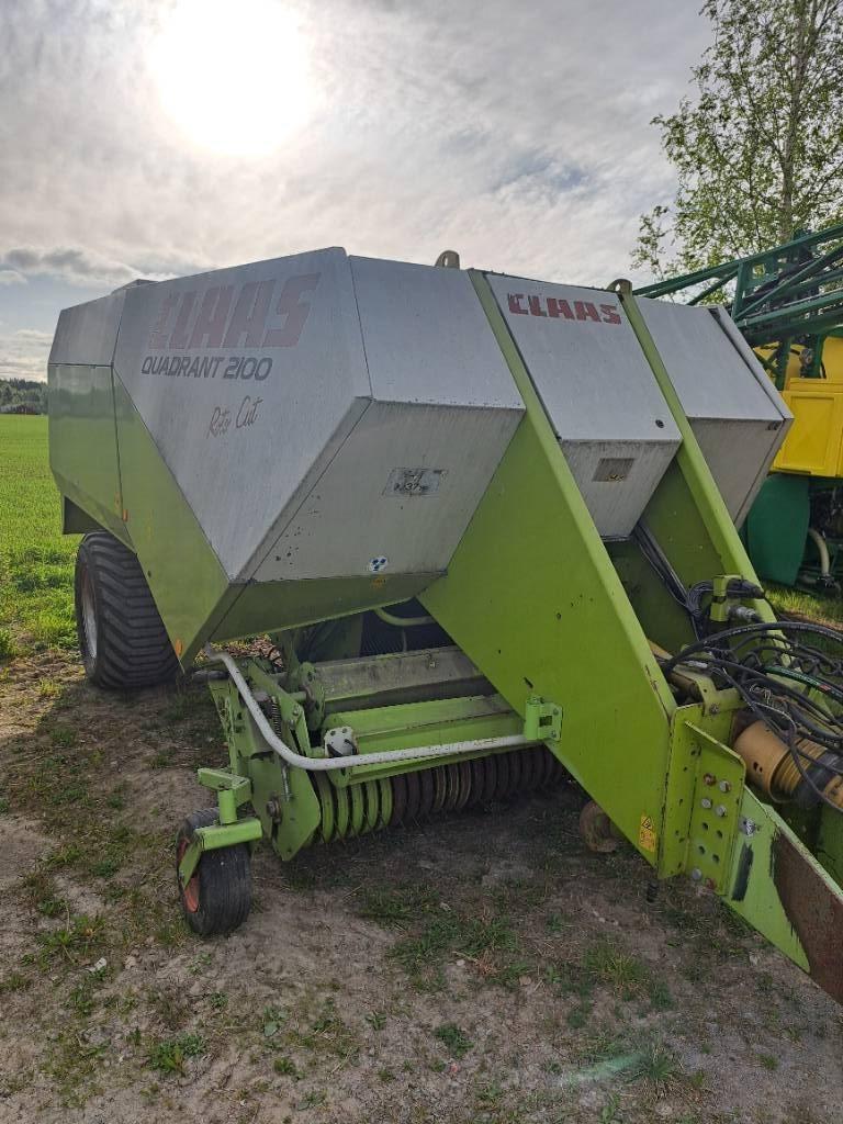 CLAAS 2100RC Presse quadre