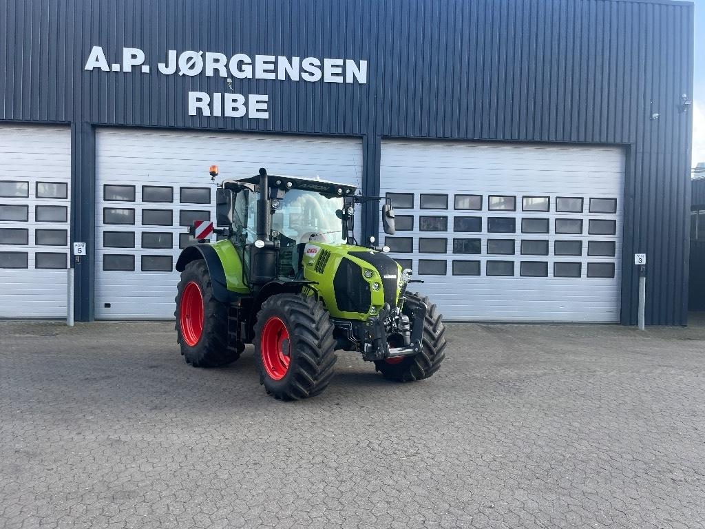 CLAAS Arion 550 Cmatic Trattori