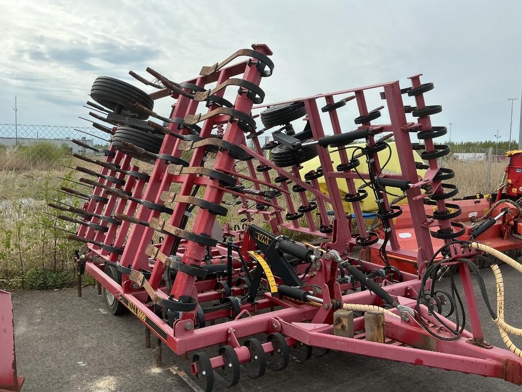 VM 6000 Harrows