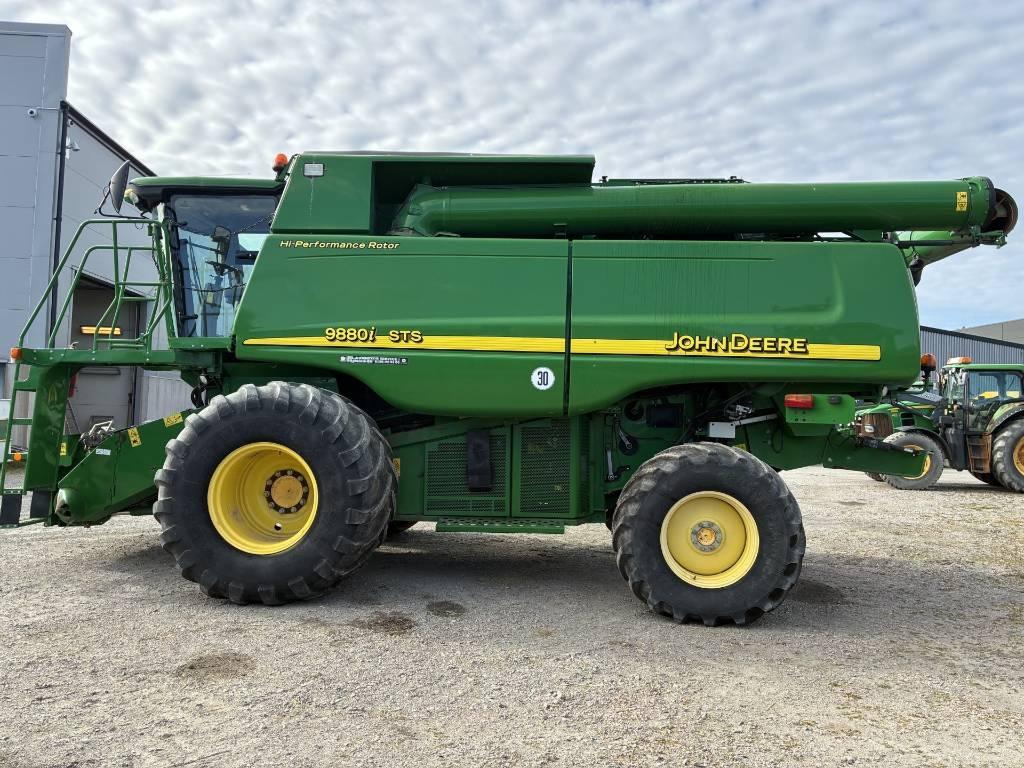 John Deere 9880 i STS Skördetröskor