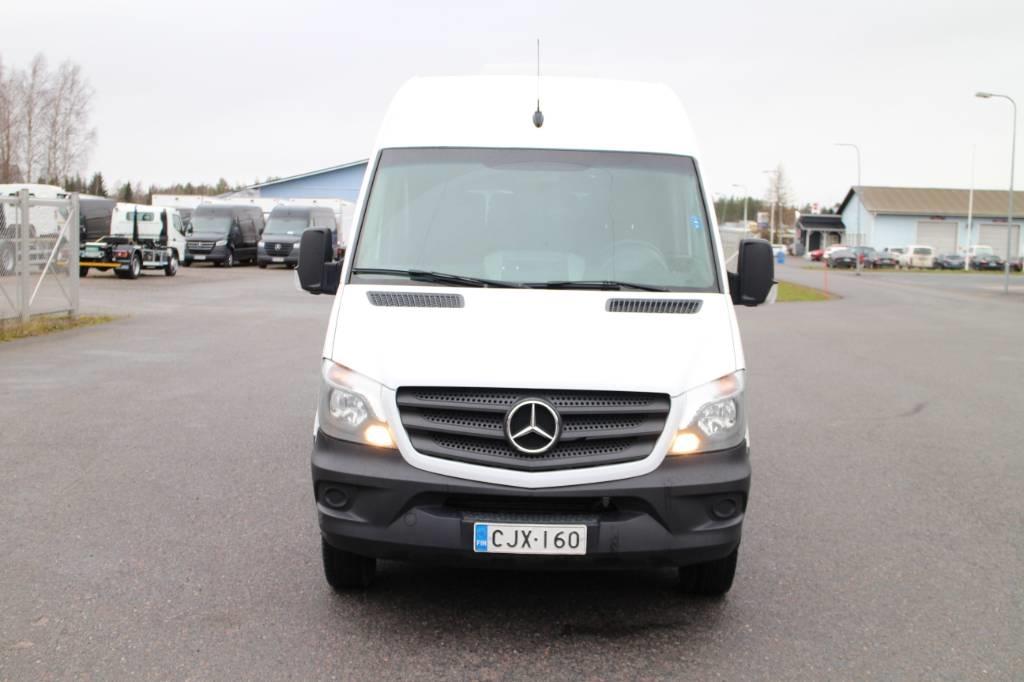 Mercedes-Benz 516 Cdi 1 + 19 Turistibussit
