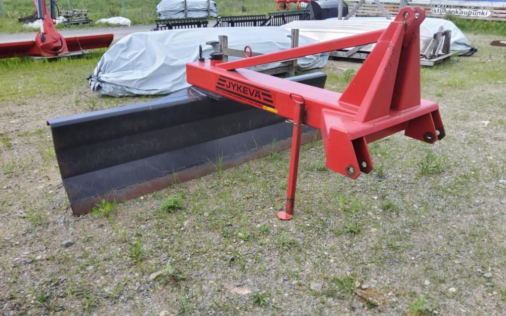 Jykevä J250 Rastras para caminos